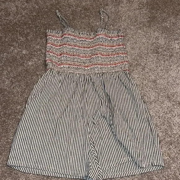 American Eagle Linen Blend Romper - size small - B - Picture 2 of 4